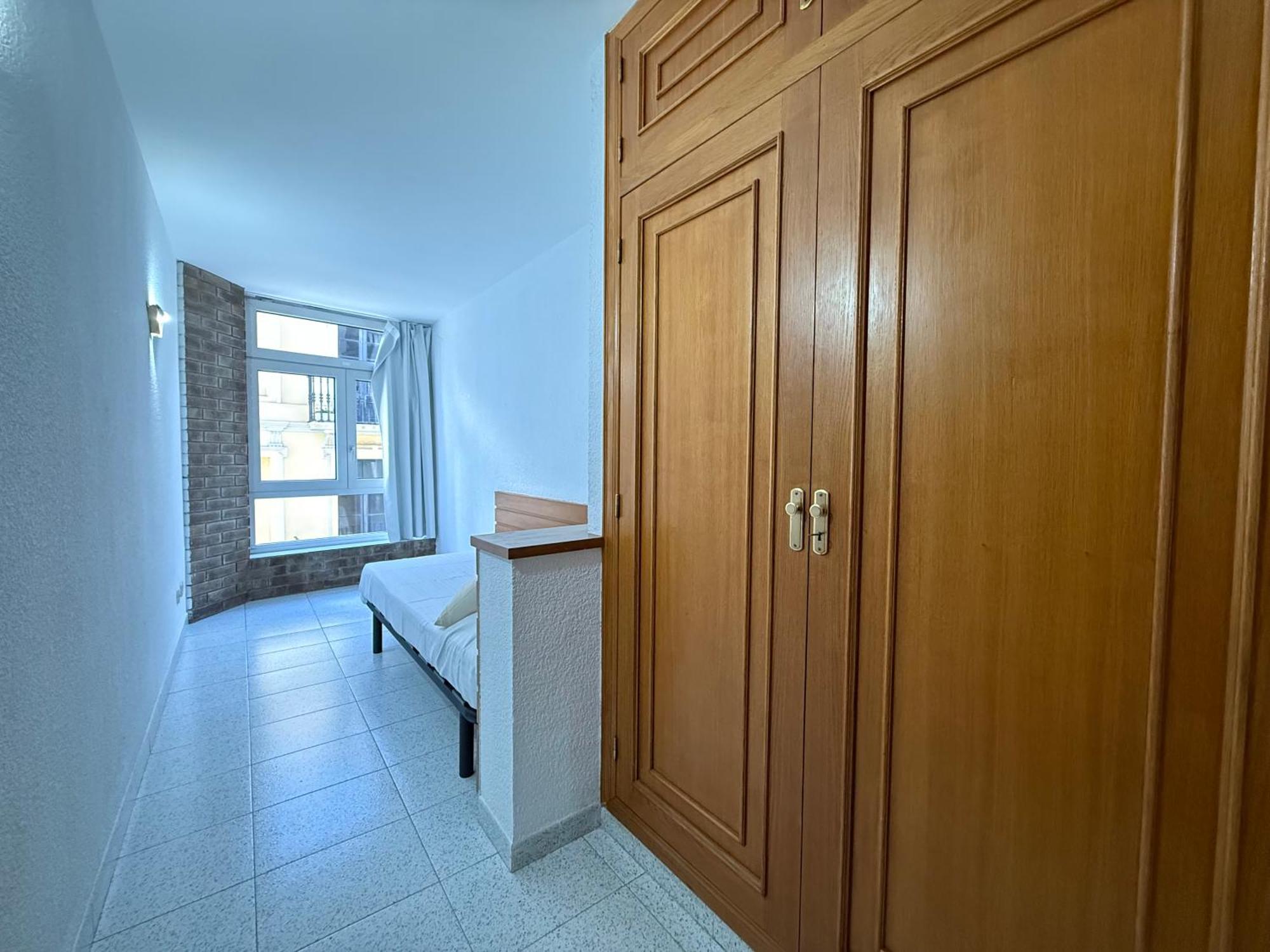 Agi Pi Sunyer Apartment Roses