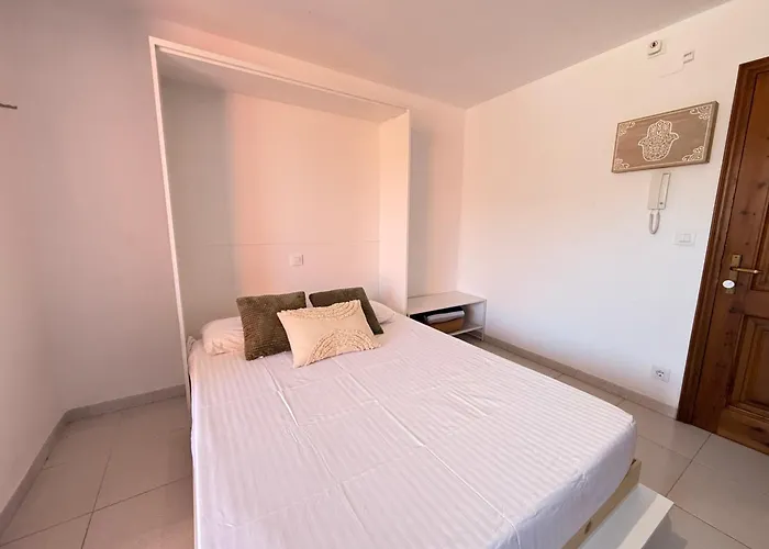 Agi Pi Sunyer Apartments